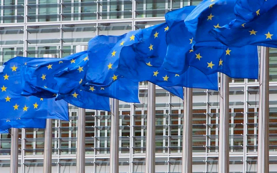 Στενός κορσές στα ελλείματα και τις αμυντικές δαπάνες από το Γραφείο Προϋπολογισμού