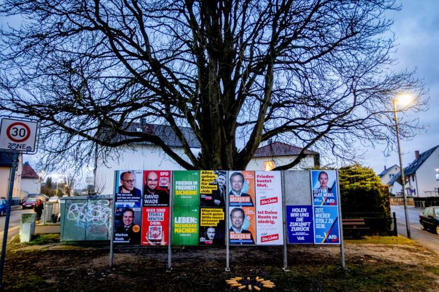 Εκλογές στη Γερμανία: Ψήφισαν οι «μονομάχοι» – Οι πρώτες ενδείξεις για τη συμμετοχή