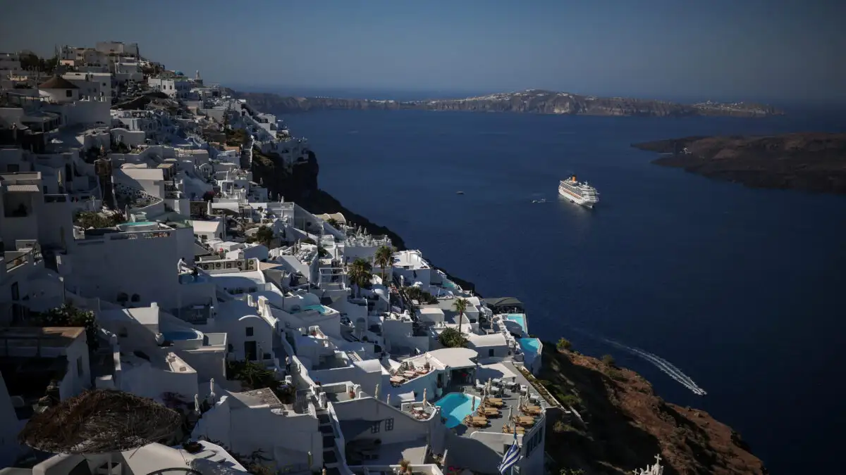 Λέκκας: «Οι κάτοικοι στην Σαντορίνη πρέπει να νιώθουν ασφαλείς»