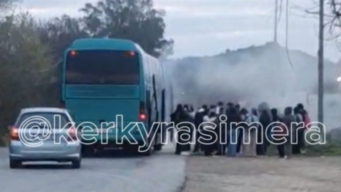 Κέρκυρα: Αναστάτωση σε σχολικό λεωφορείο λόγω καπνών – Κατέβηκαν με ασφάλεια οι μαθητές
