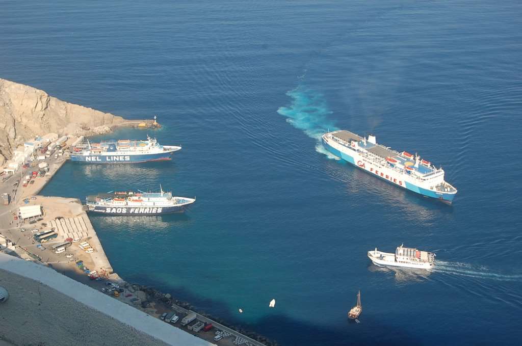 “Παγώνει” η επιβολή τέλους κρουαζιέρας λόγω σεισμικής δραστηριότητας στη Σαντορίνη