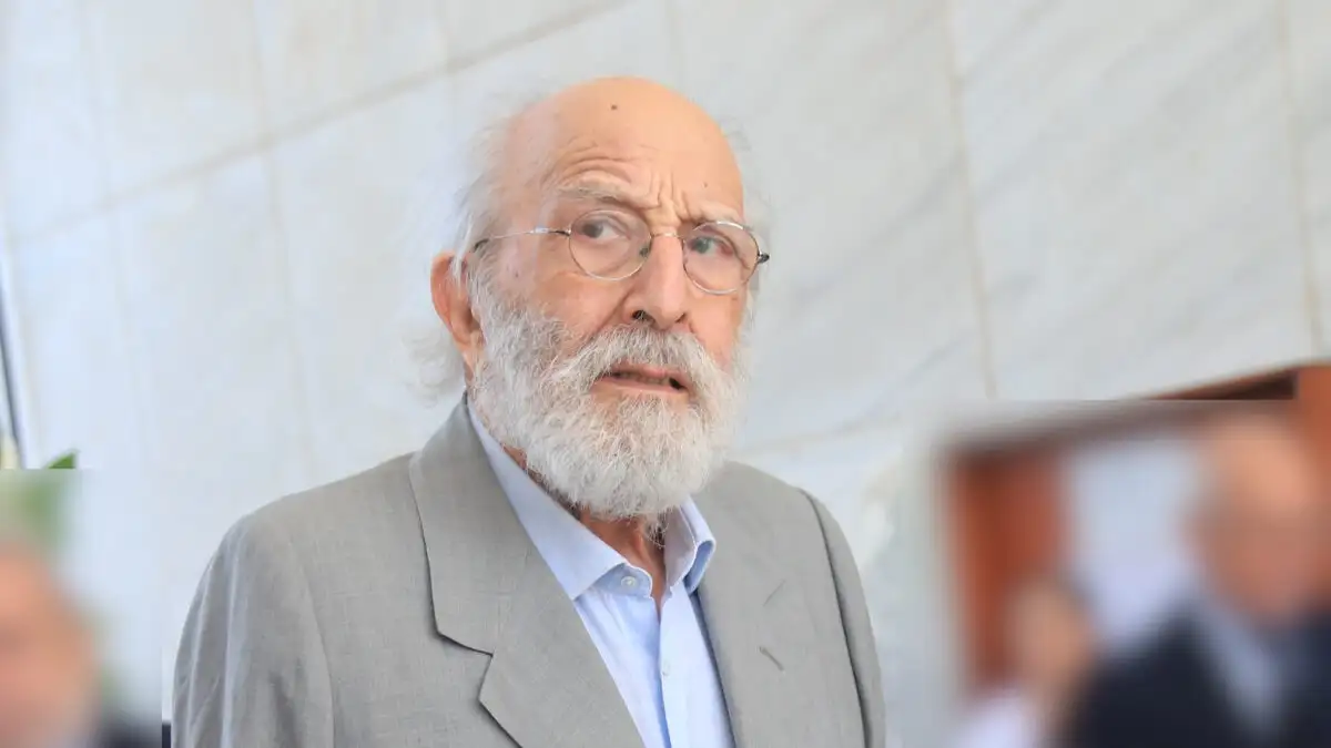 Αλέξανδρος Λυκουρέζος: Από τις εξετάσεις δεν προκύπτει σοβαρό πρόβλημα υγείας – Παραμένει στο νοσοκομείο για προληπτικούς λόγους