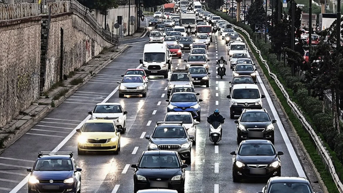 Μποτιλιάρισμα στον Κηφισό λόγω καραμπόλας 4 ΙΧ, καθυστερήσεις και στην Αττική οδό