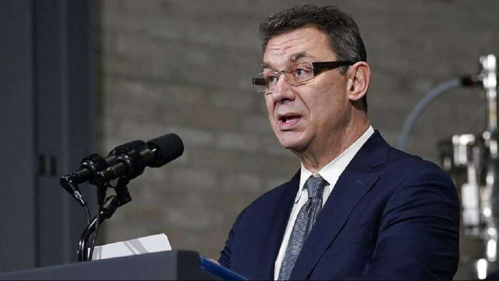 Έντονες αποδοκιμασίες για τον Άλμπερτ Μπουρλά στον Λευκό Οίκο – Η αντίδραση του Ντόναλντ Τραμπ