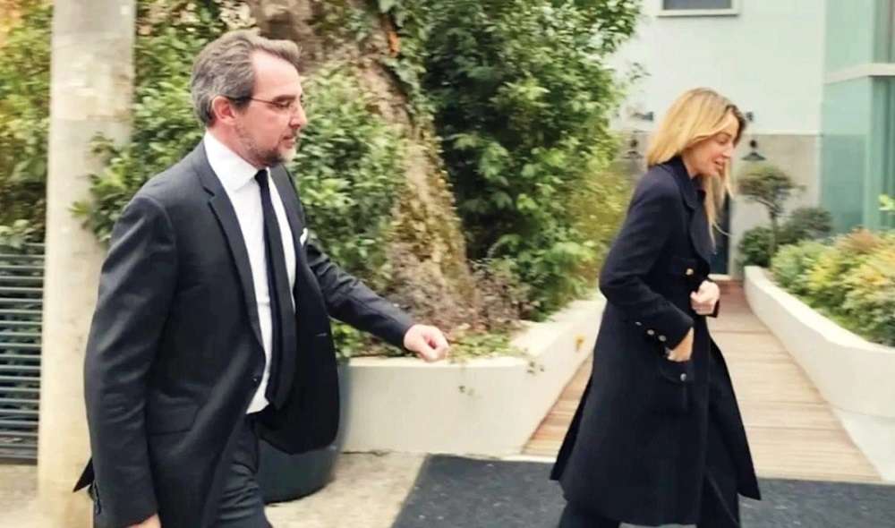 Νικόλαος Ντε Γκρες – Χρυσή Βαρδινογιάννη: Ποιο νησί «επισκέπτονται» αυτές τις ημέρες