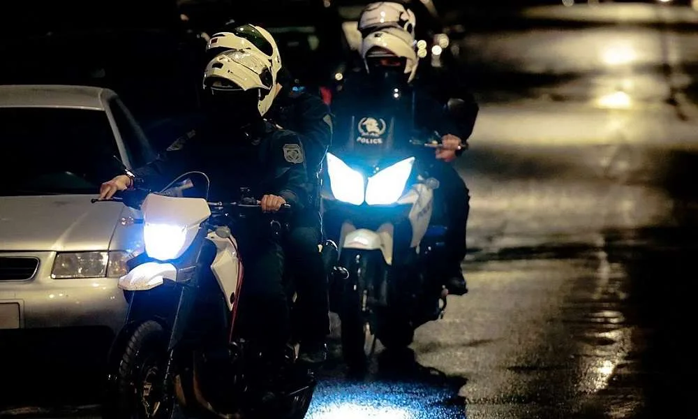 Ρομά τραυμάτισαν αστυνομικούς: Καταδίωξη-θρίλερ μετά από διάρρηξη σπιτιού στον Γέρακα