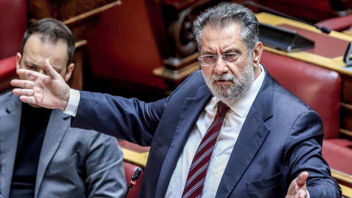 Τη διαγραφή Παναγιωτόπουλου από τον ΣΥΡΙΖΑ ζητά η κυβέρνηση – Έκανε λόγο για «συμμορία που μας κυβερνά»