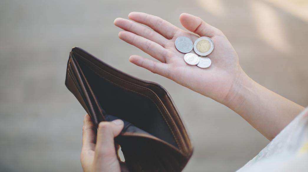 Καταρρέει το αφήγημα της ΔΕΘ – Οι Έλληνες στους πιο «στερημένους» της ΕΕ