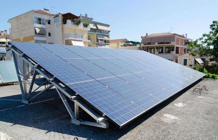 Η ΠΟΜΙΔΑ για τα φωτοβολταϊκά στις στέγες πολυκατοικιών