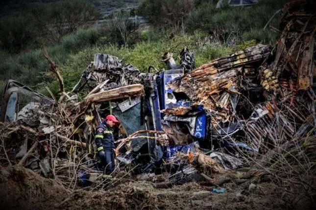 Έγκλημα Τεμπών: O ΕΟΔΑΣΑΑΜ εντόπισε υδρογονάνθρακες στην έρευνά του – «Ίχνη συμβατά με ξυλόλιο»