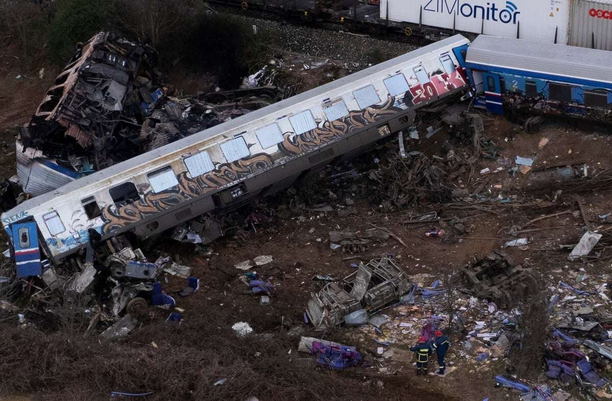 Τέμπη: Σοκ από νέο ηχητικό ντοκουμέντο – Συνομιλία σταθμάρχη και ρυθμιστή φανερώνει την αμέλεια και τη σύγχυση πριν την τραγωδία