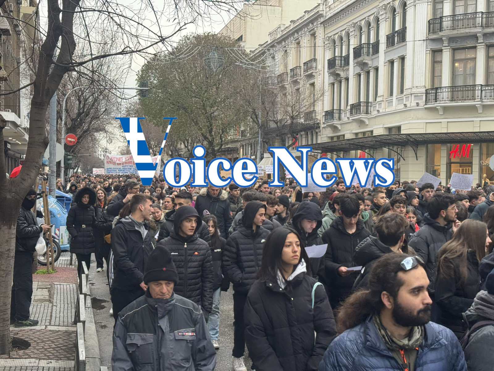 Θεσσαλονίκη – Μεγαλειώδης κινητοποίηση του κόσμου εναντίον της συγκάλυψης του εγκλήματος των Τεμπών (Αποκλειστικά Βίντεο και Φωτογραφίες)
