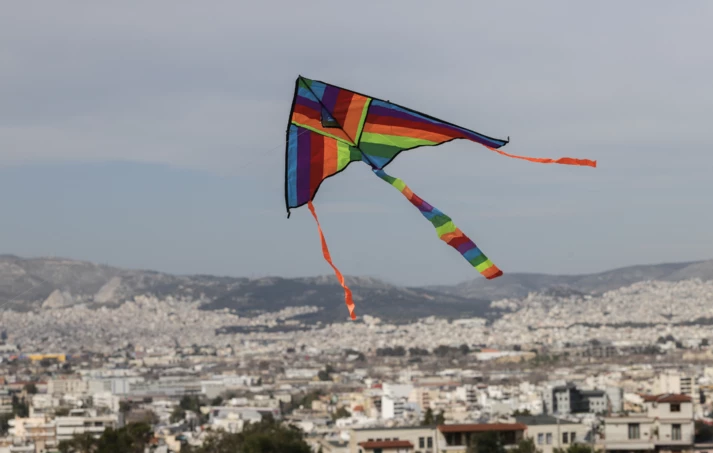 Καιρός: Καθαρά Δευτέρα με βροχές κι ανέμους – Ποιες περιοχές θα επηρεαστούν