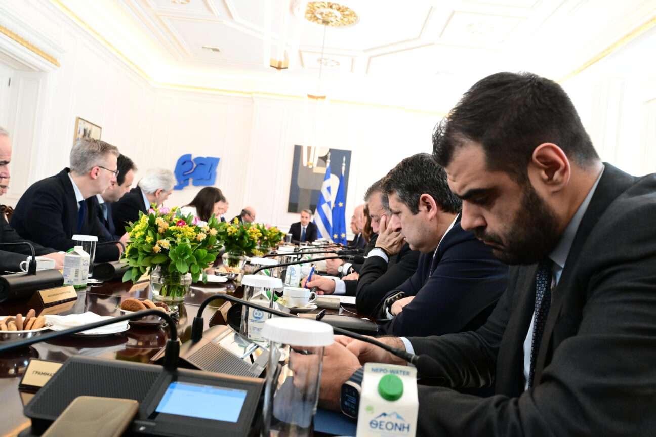 Με την πλάτη στον τοίχο η κυβέρνηση – Τρέμουν τα συλλαλητήρια για τα Τέμπη και το δείχνουν