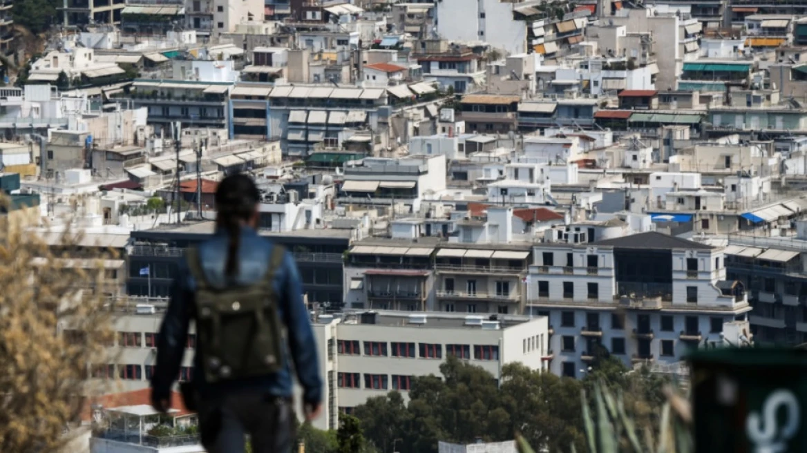 «ΘΑ ΧΤΥΠΗΣΕΙ» Η Εφορία: Αγορές με μετρητά και αδήλωτες μεταβιβάσεις στο στόχαστρο – Ποιους ψάχνει;
