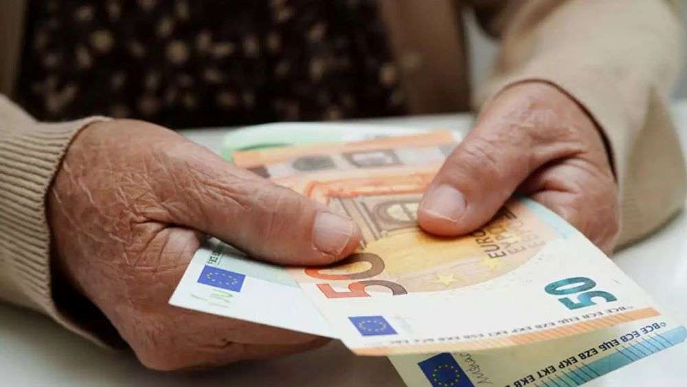 Επανυπολογισμός συντάξεων: Ανατροπές για χιλιάδες μηχανικούς, συμβολαιογράφους, δικηγόρους και γιατρούς