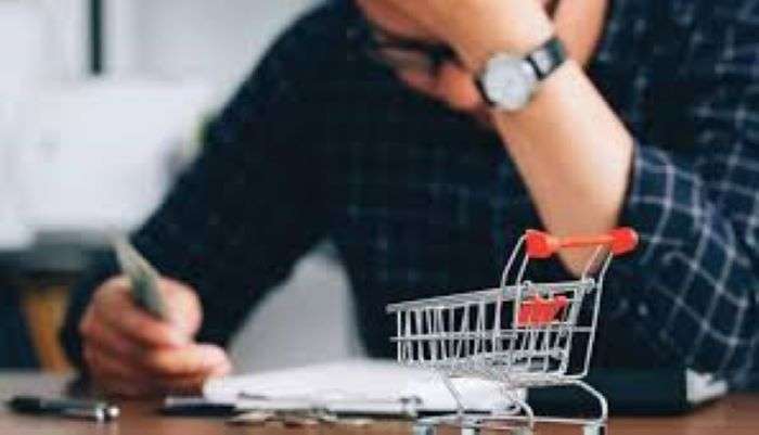Το 81,6% των ελληνικών νοικοκυριών δεν μπορεί να αποταμιεύσει από το μηνιαίο εισόδημα