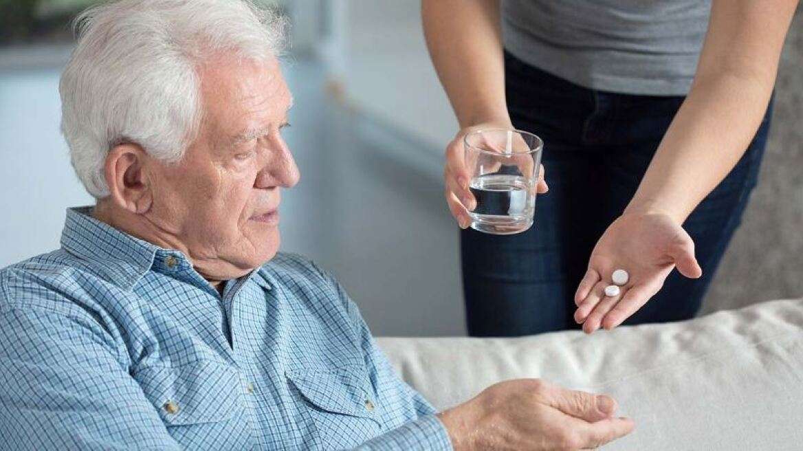 Aνοια: Η πασίγνωστη βιταμίνη που σώζει το μυαλό των 80ρηδων