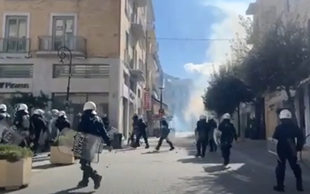 Τέμπη: Ένταση και επεισόδια στο συλλαλητήριο στο Ηράκλειο