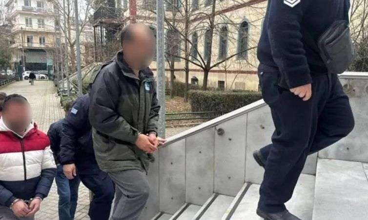 Παράνομες εργασίες σε μουσουλμανικό τέμενος έφεραν συλλήψεις και αντιπαράθεση – Τι συνέβη
