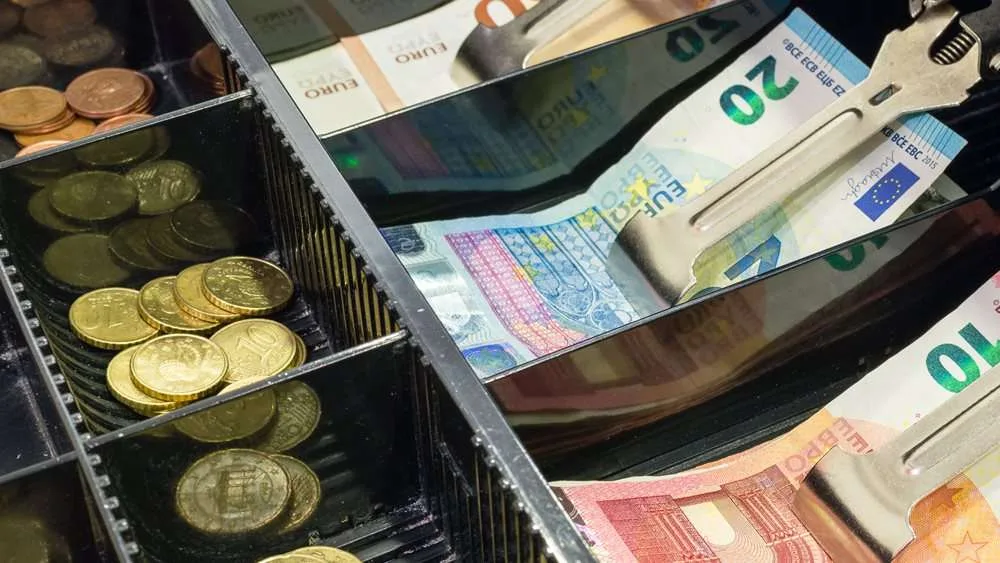 Έρευνα ΕΒΕΘ: Πόσες επιχειρήσεις είδαν αύξηση τζίρου το 2024 – Τι περιμένουν για το 2025