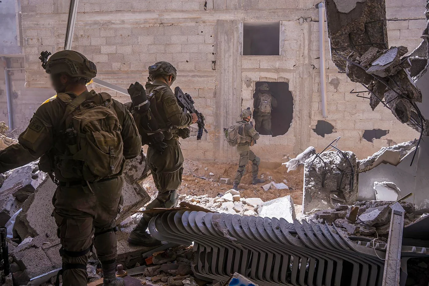 Τα ισραηλινά στρατεύματα πωλούν κλοπιμαία από τη Γάζα και τον Λίβανο