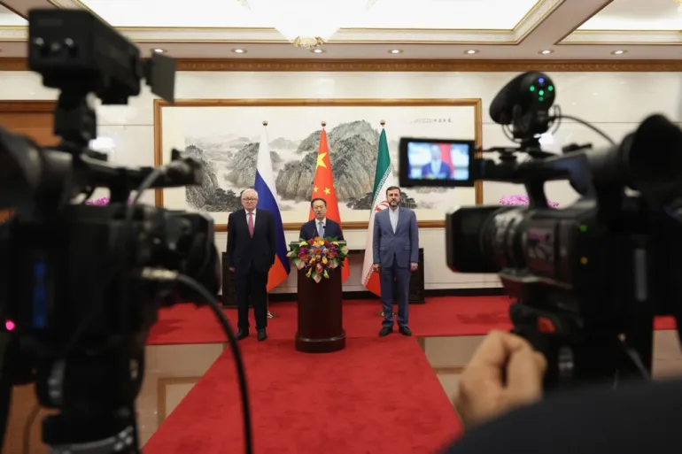 Η Ρωσία και η Κίνα καλούν τις ΗΠΑ να εγκαταλείψουν τις κυρώσεις στο Ιράν και να ξεκινήσουν εκ νέου τις πυρηνικές συνομιλίες