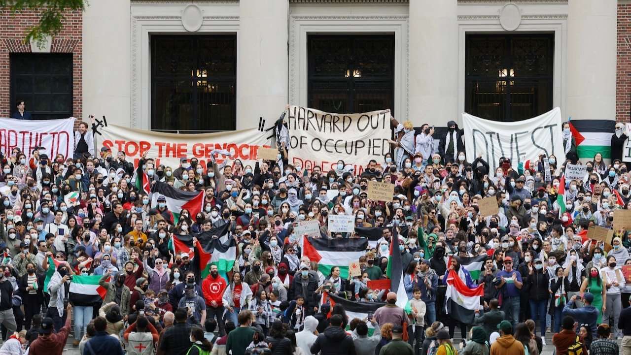 Το Πανεπιστήμιο Κολούμπια επιτίθεται στους φιλοπαλαιστινιακούς φοιτητές