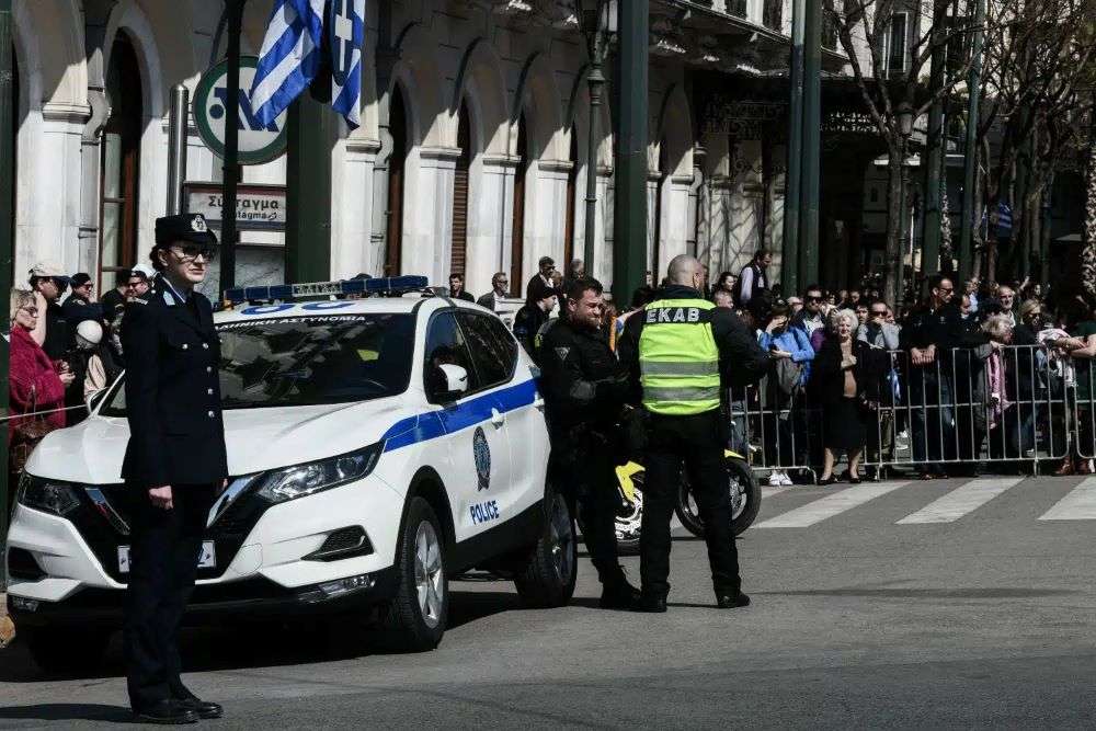 25η Μαρτίου: Κυκλοφοριακές ρυθμίσεις για τη στρατιωτική παρέλαση στο Σύνταγμα – Αλλαγές στα δρομολόγια σε Μετρό και Τραμ