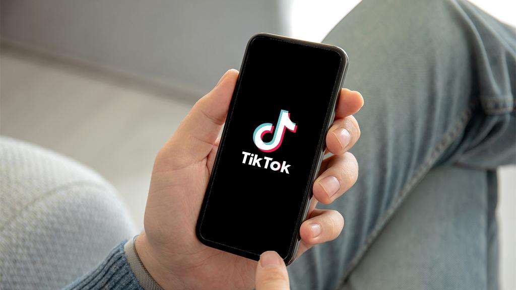 Πρωτοποριακή κλίμακα μέτρησης εθισμού στο TikTok από το ΕΚΠΑ – Πόσες ώρες το χρησιμοποιούν οι Έλληνες