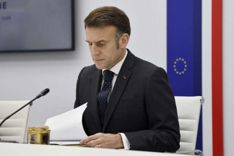 Μακρόν: Αύξηση των ευρωπαϊκών δαπανών για την Άμυνα