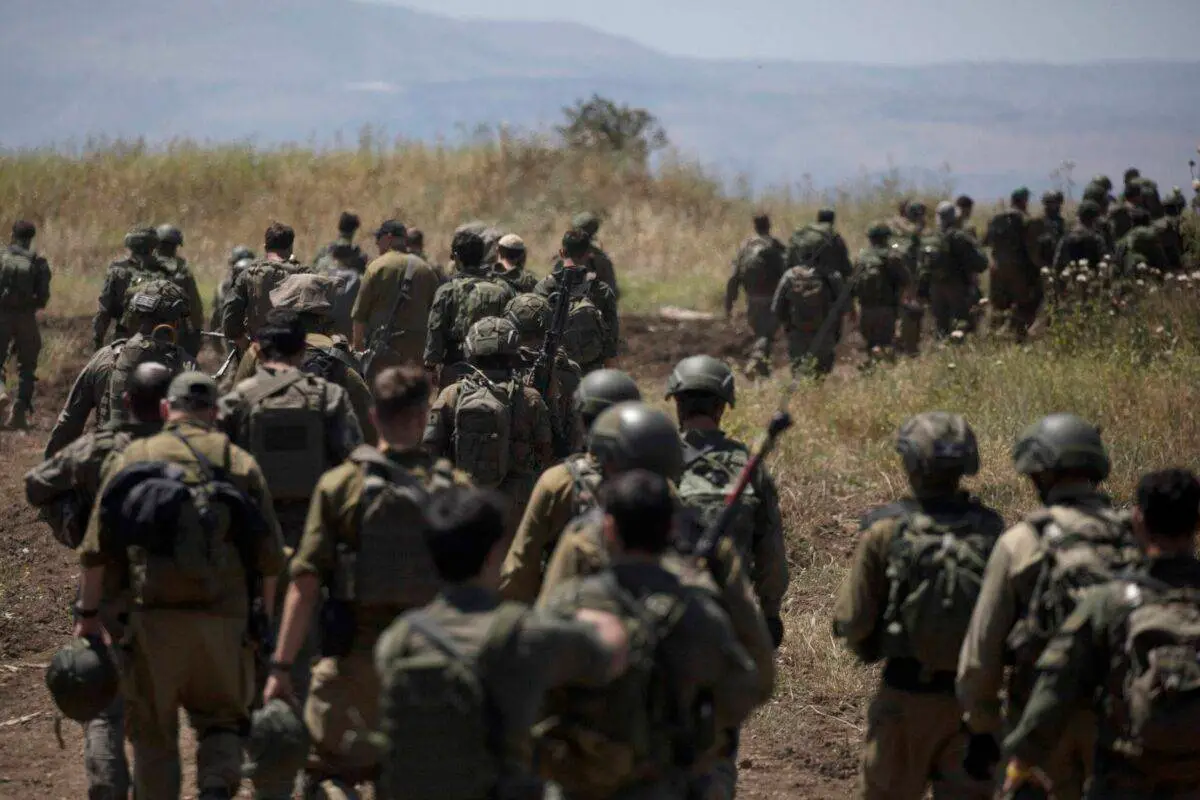 Η ισραηλινή κυβέρνηση εγκρίνει την επιστράτευση 400.000 εφέδρων στρατιωτών εν μέσω αβεβαιότητας για την κατάπαυση του πυρός στη Γάζα