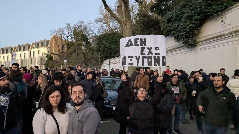 Συλλαλητήριο για τα Τέμπη: 5.000 άτομα συγκεντρώθηκαν για να διαμαρτυρηθούν στο Λονδίνο
