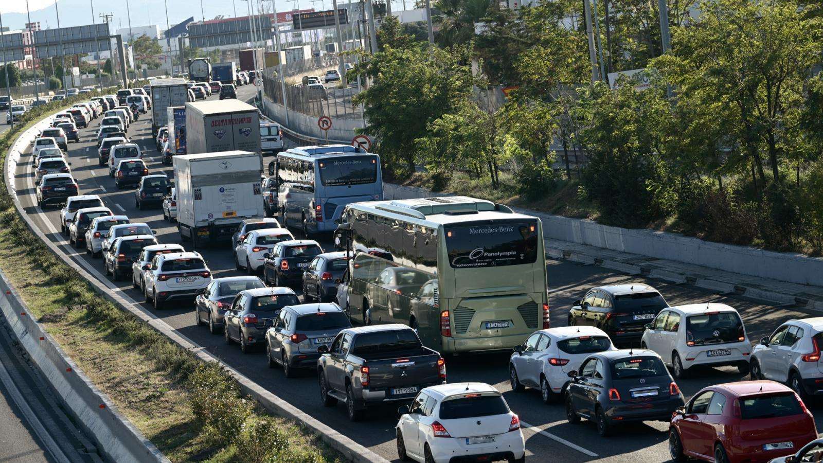 Αττική Οδός: «Τροχαίο» στο ρεύμα προς αεροδρόμιο – «Σημαντικές» καθυστερήσεις
