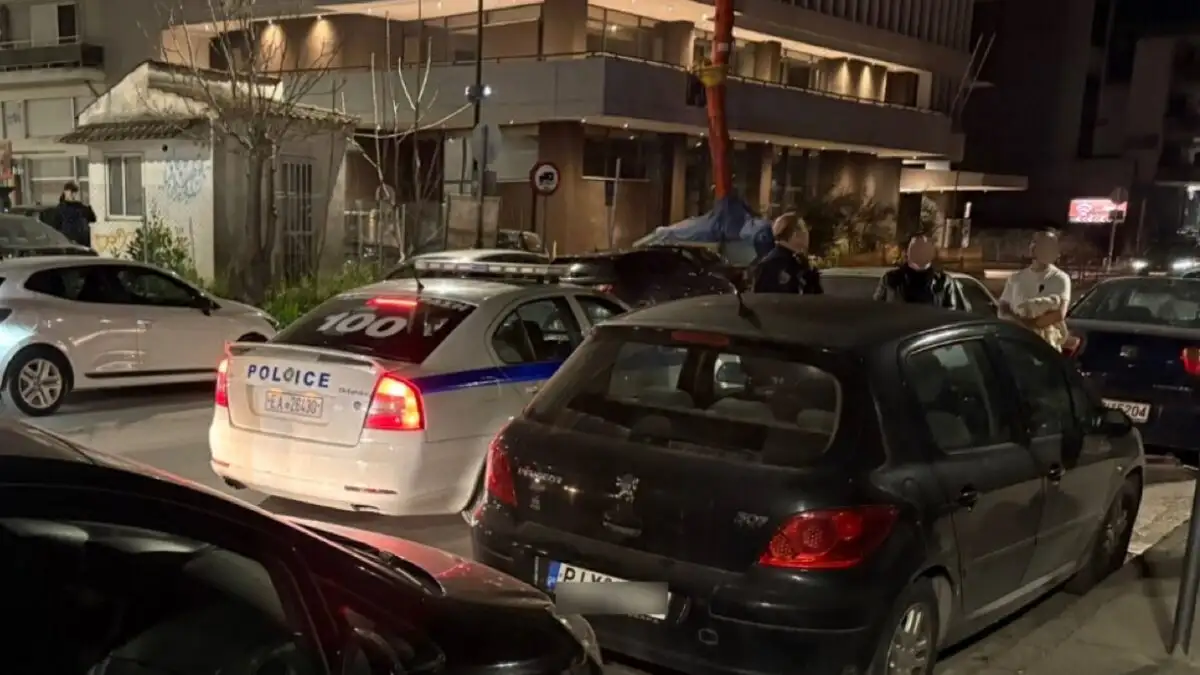 Λάρισα: Οπαδική Βία Στη Μέση της Νύχτας – Επίθεση σε Πολίτη για Φανέλα Αθηναϊκής Ομάδας