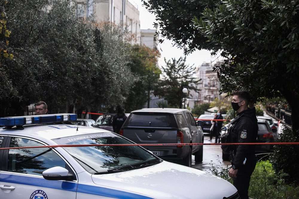 Φρίκη στον Βόλο: Επιχειρηματίας απείλησε να ανατινάξει με χειροβομβίδα την πρώην σύζυγο και το δίχρονο παιδί τους