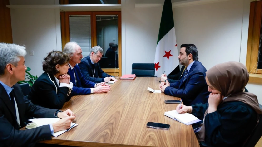 Η de facto κυβέρνηση της Συρίας λαμβάνει κατάλογο με τις απαιτήσεις των ΗΠΑ για «ανακούφιση από τις κυρώσεις»