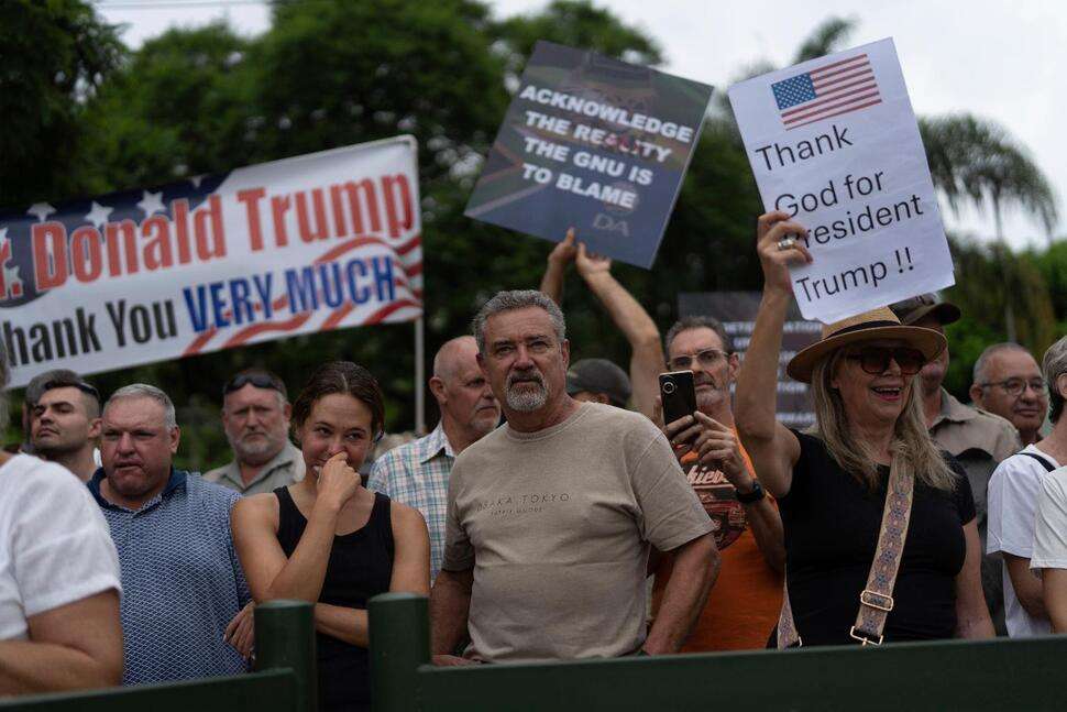 67.000 λευκοί Νοτιοαφρικανοί εκδήλωσαν ενδιαφέρον για το σχέδιο του Τραμπ να τους δώσει καθεστώς πρόσφυγα
