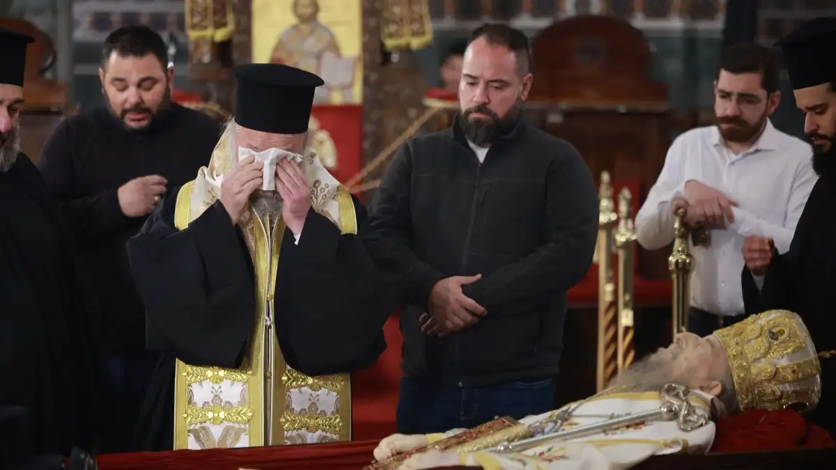 Άνθιμος: Η Θεσσαλονίκη «Πάλλεται» για το Αντίο στον Μητροπολίτη – Η Τελευταία Εικόνα που Συγκλονίζει
