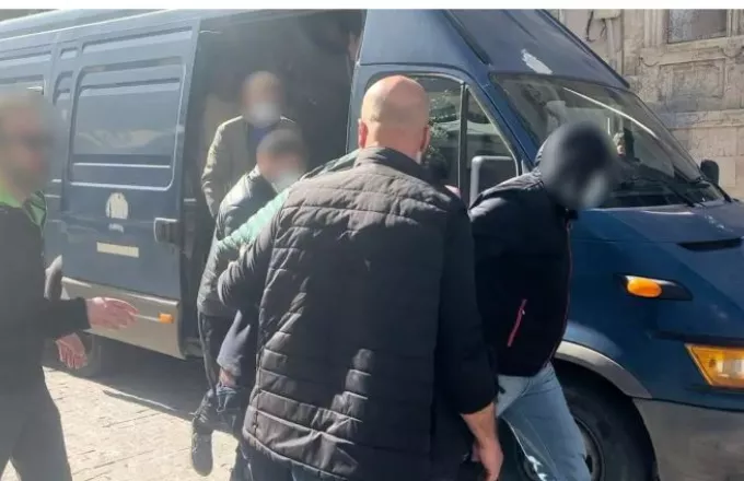 Εξάρθρωση Κυκλωμάτων Αρχαιοκαπηλίας: 23 Συλλήψεις, Σκάνδαλο και Κωδικοί για Παράνομες Ανασκαφές με ΤΝΤ