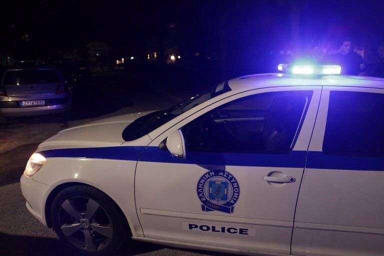 Οδηγούσε χωρίς δίπλωμα, “φούλαρε” δίχως να πληρώσει και αγνόησε σήματα αστυνομικών – Σύλληψη 18χρονου