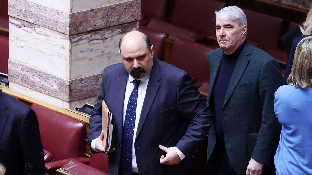 Η Ελληνική Λύση αποχωρεί από την ψηφοφορία για τον Τριαντόπουλο