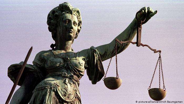 Όταν η Δικαιοσύνη βλέπει μόνο το Μαξίμου – Τότε έχουμε Πρόβατα στη Δήλο & ελιές στο χιόνι…