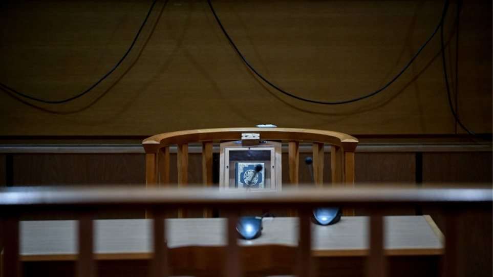Πήγε να αρπάξει 4χρονο κοριτσάκι από την αγκαλιά της μάνας – Στη φυλακή ο 48χρονος