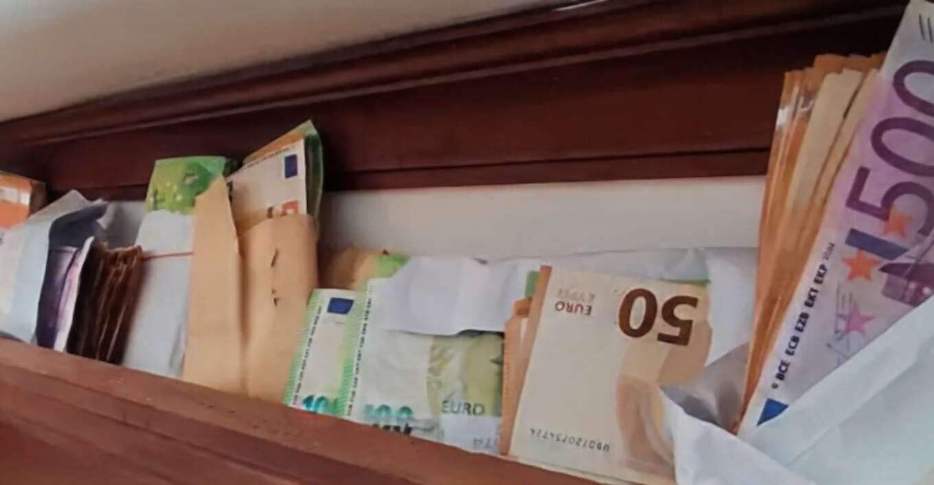 Ρόδος: Βρήκαν σχεδόν €500.000 στο σπίτι της προϊσταμένης της Πολεοδομίας – Ο τιμοκατάλογος του κυκλώματος