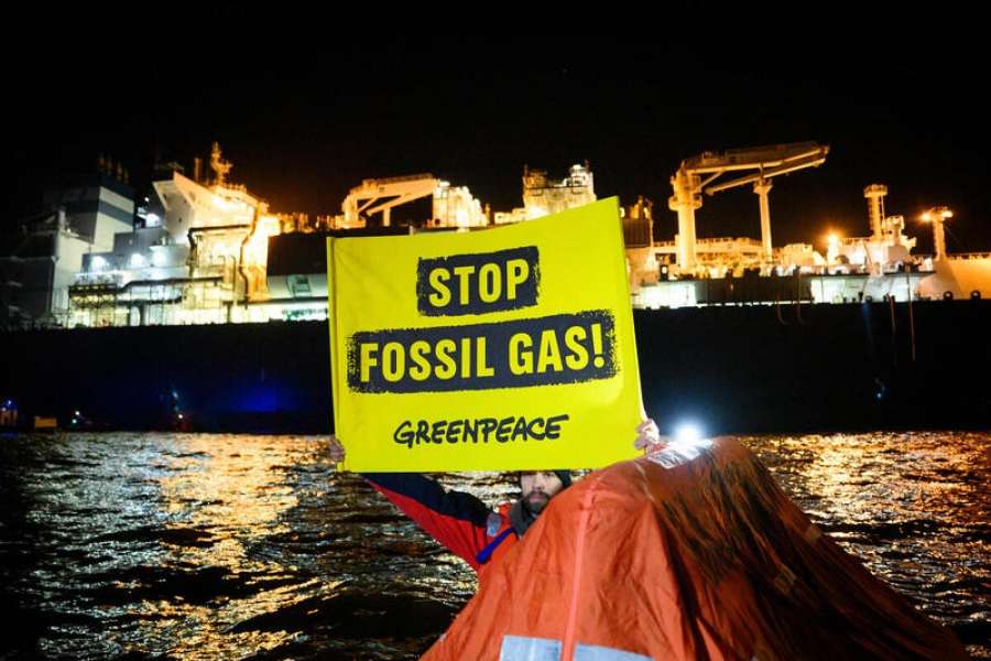 Ιστορική Καταδίκη: Πρόστιμο 660 Εκατ. στους «Οικο-Τρομοκράτες» της Greenpeace για Καταστροφές