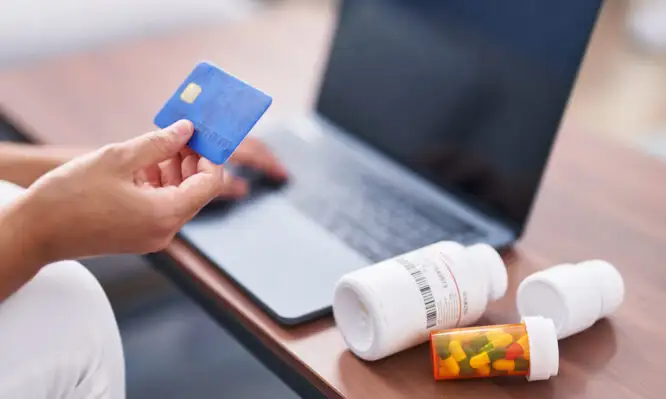Προσοχή στα fake παυσίπονα στο Ίντερνετ: Πέθανε νεαρός άνδρας στην Ολλανδία