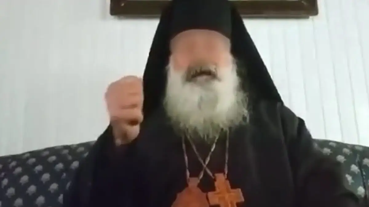 Αιγιαλεία: Πρώην σεσημασμένος ο «δήθεν» ιερέας που καλούσε πολίτες να «πάρουν τα όπλα» και να κάνουν λαϊκή εξέγερση