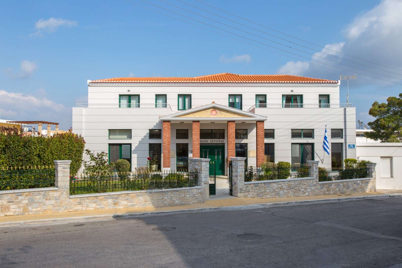 Την Ξέχασαν στην Τουαλέτα! Ηλικιωμένη Πέρασε Όλη τη Νύχτα Κλειδωμένη στο ΚΑΠΗ Κερατέας