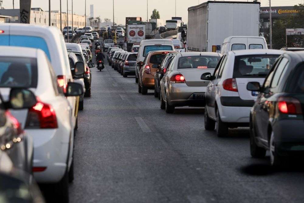 Κίνηση: «Στο κόκκινο» Κηφισός και Αττική Οδός – Τροχαίο στη λεωφόρο Βουλιαγμένης!